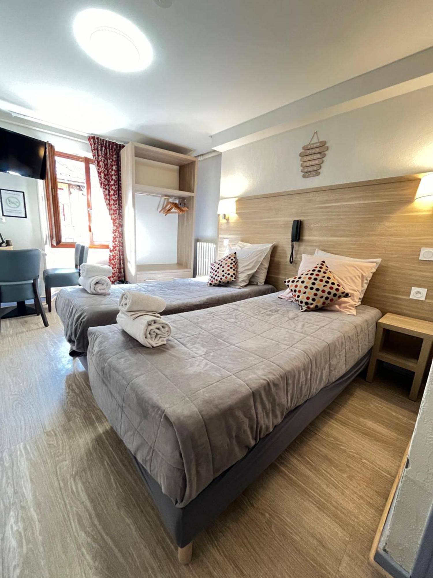 Hotel Du Cheval Blanc Barcelonnette Kültér fotó
